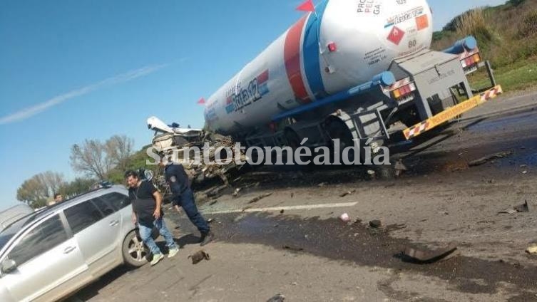 Tremendo choque múltiple en la autopista Rosario Santa Fe