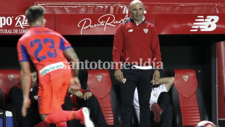 El técnico argentino del Sevilla, Jorge Sampaoli, durante el encuentro ante el Granada.