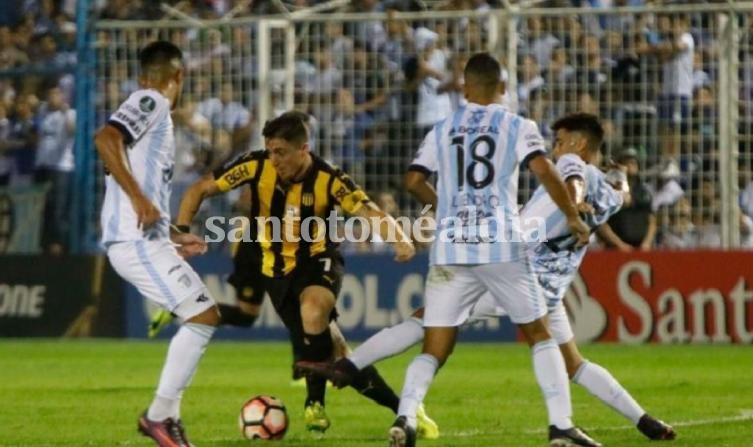 Atlético Tucumán venció a Peñarol y se acercó a los octavos de final de la Copa Libertadores. (Foto: TyC Sports)