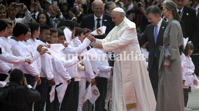 El Papa ya se encuentra en Colombia.