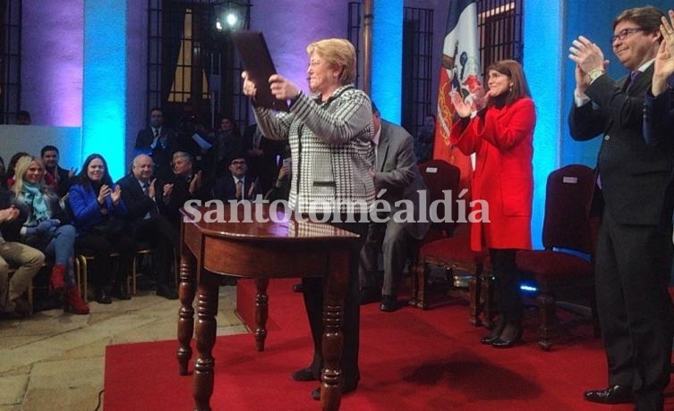 Bachelet impulsa el matrimonio igualitario en Chile.