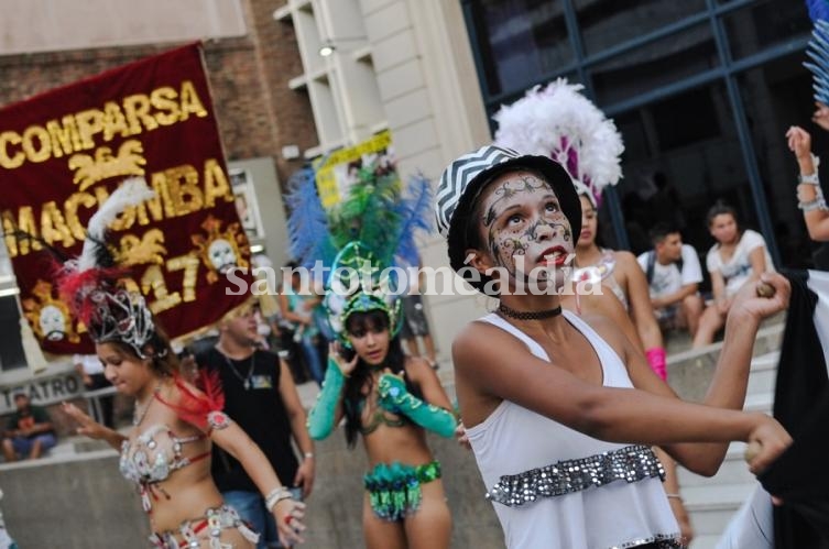 Para mayor difusión, los carnavales de San Agustín se presentaron en Santa Fe.