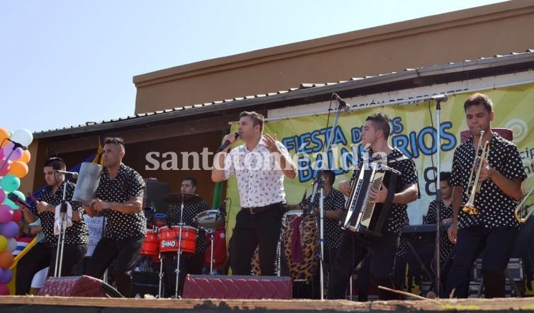Los Bam Band también hicieron bailar al público. (Municipalidad de Santo Tomé)
