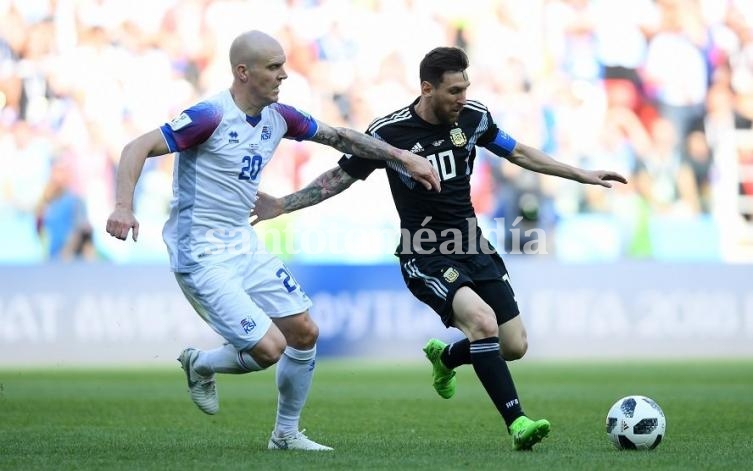 Argentina no pudo con Islandia en el debut.