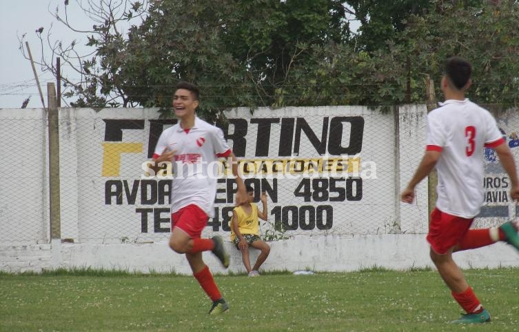 Ramón Sabatter festeja el gol que abrió el marcador en la final. (Foto: Gentileza Luciana Salcedo)
