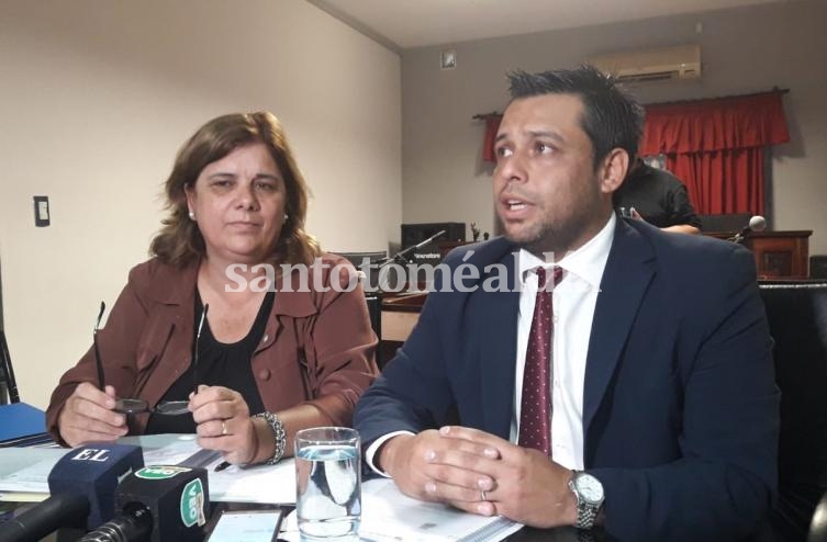 Zamora y Alvizo brindaron una conferencia de prensa por la situación de la empresa que opera la planta de tratamiento de residuos. (Foto: Prensa Alvizo)