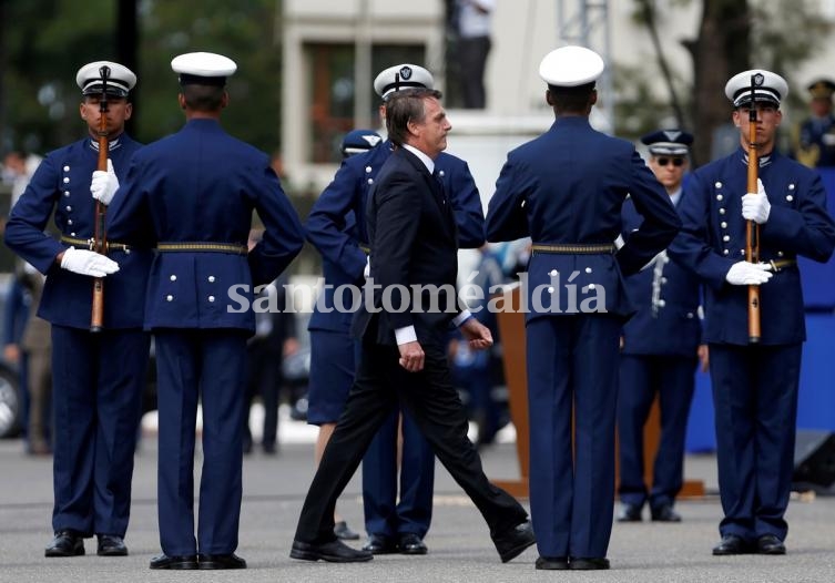 Jair Bolsonaro, presidente de Brasil, durante un acto de la Fuerza Aérea. (Foto: Reuter)