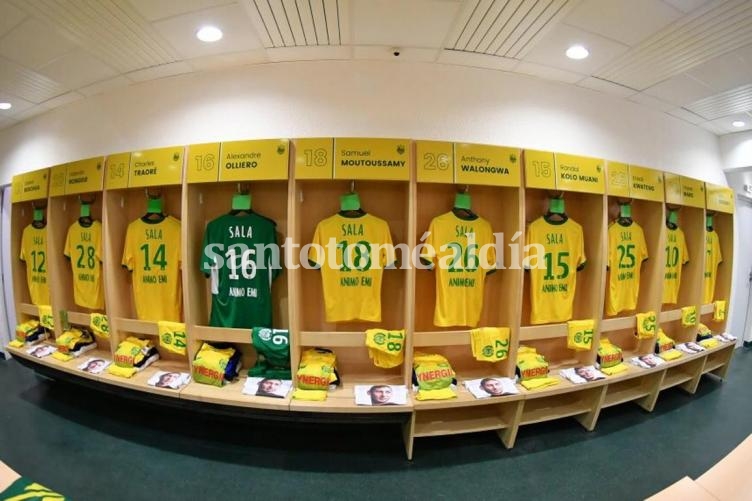 Todas las camisetas de los jugadores de Nantes llevaban el apellido Sala. (Foto: Club Nantes)