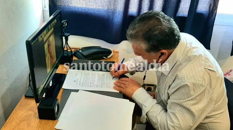 Pedro Uliambre firmó un convenio con el Ministerio de Desarrollo Social de la Nación.