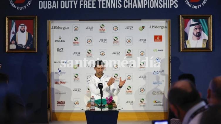 Novak Djokovic durante la presentación del torneo en los Emiratos Árabes.