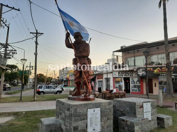 A 40 años de la guerra, la Municipalidad inauguró un monumento en homenaje a los Héroes de Malvinas