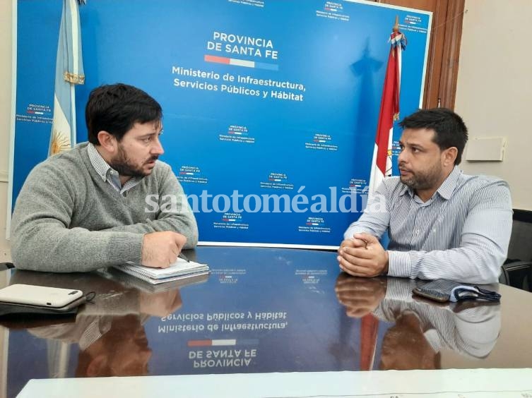 Rodrigo Alvizo mantuvo una reunión con el subsecretario de Planificación Estratégica provincial, David Priolo.