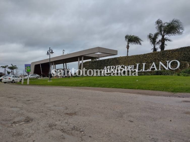 Delincuentes robaron dos casas en Aires del Llano