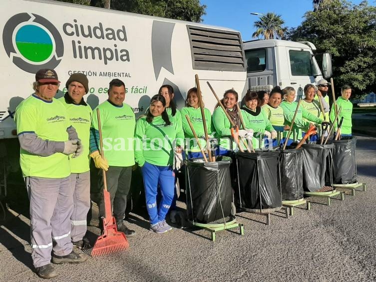 La Municipalidad presentó esta mañana el Plan Otoño, para la recolección de hojas y trabajos de limpieza general en espacios públicos de la ciudad. 