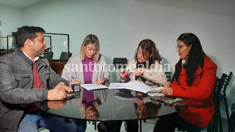 El Concejo Municipal firmó un convenio con el Instituto “Ana María Fonseca”