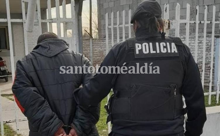 Detuvieron a un joven con pedido de captura en barrio Villa Luján