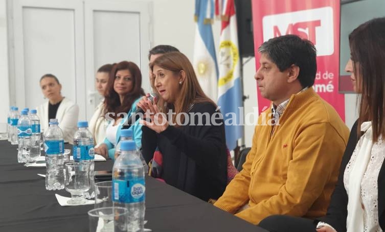 Daniela Qüesta presentó a los nuevos funcionarios y funcionarias que se incorporaron a su gabinete