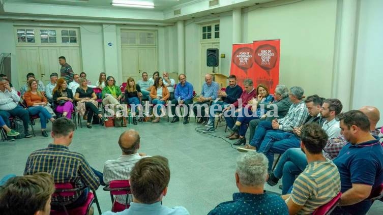 En Santa Fe Capital se reunió la Junta Provincial y se llevó a cabo un nuevo encuentro del Foro de Autoridades Locales del Partido Socialista. 