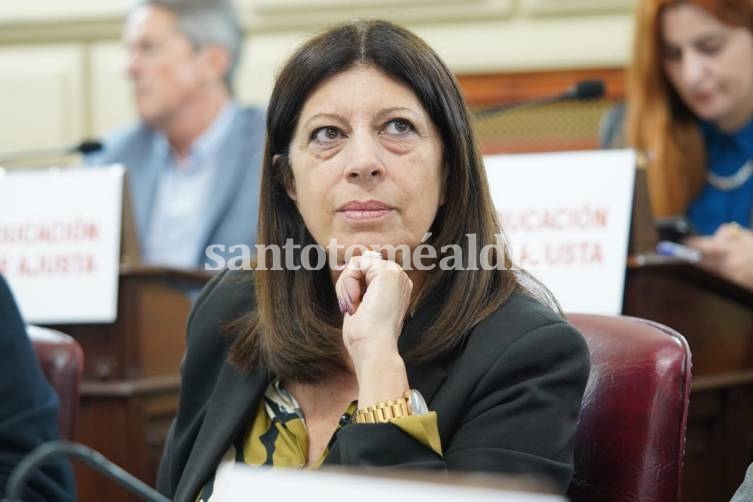 Clara García: “A tres años de gestión, Perotti sigue improvisando en materia de educación”