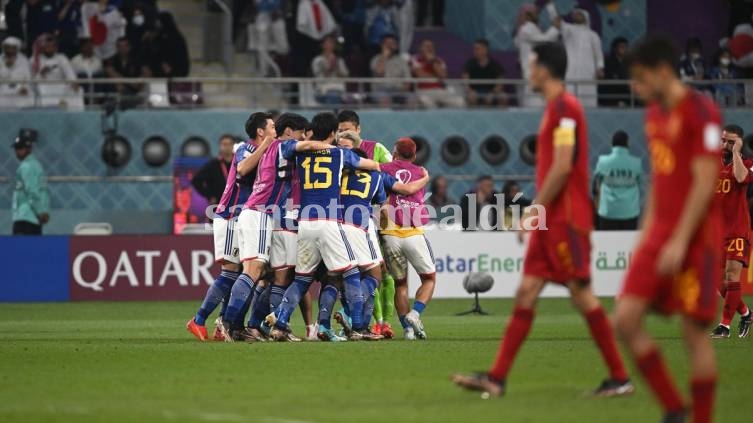 Japón revirtió su partido con España, lo ganó por 2 a 1 en el Estadio Khalifa Internacional de Doha y se adjudicó sorpresivamente el Grupo E.
