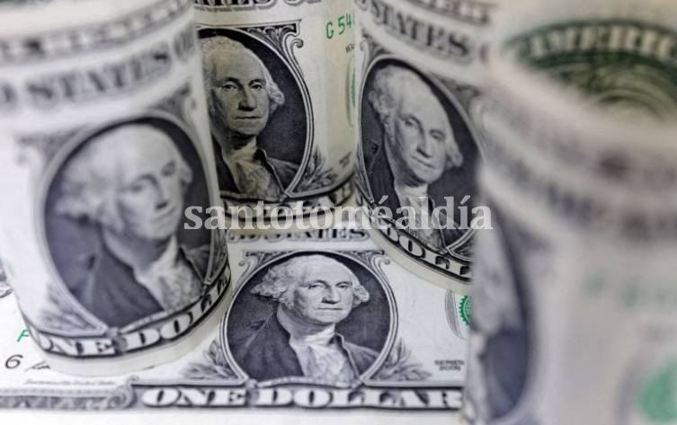 El dólar blue avanza $7 y alcanza un nuevo máximo histórico