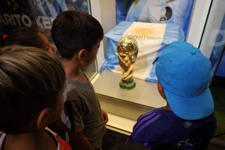Desde este domingo, la Copa del Mundo recorrerá los espacios culturales de la capital provincial