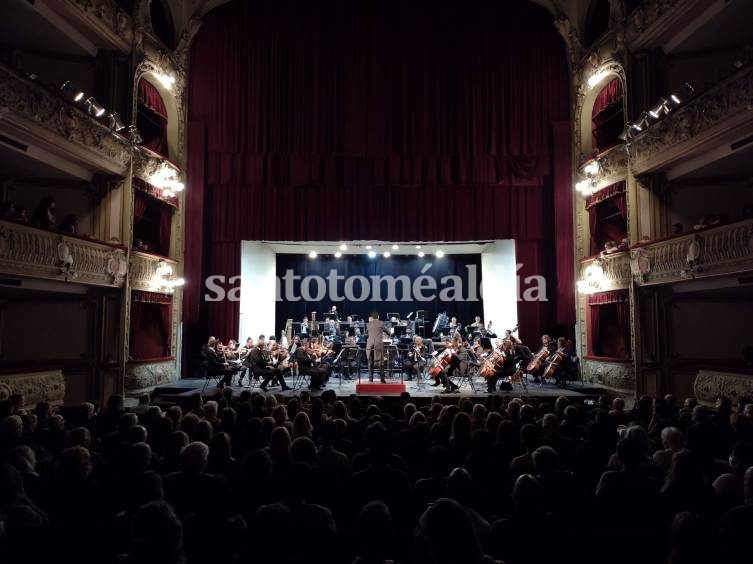 Gala sinfónica en el Teatro Municipal de Santa Fe, en  conmemoración del 25 de Mayo