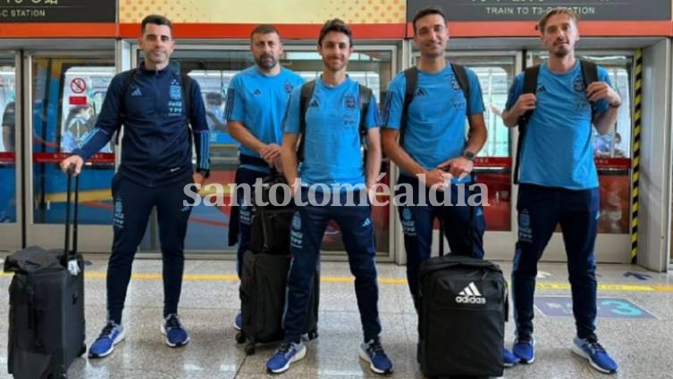 Scaloni y parte de su cuerpo técnico llegaron a China para los amistosos de la Selección
