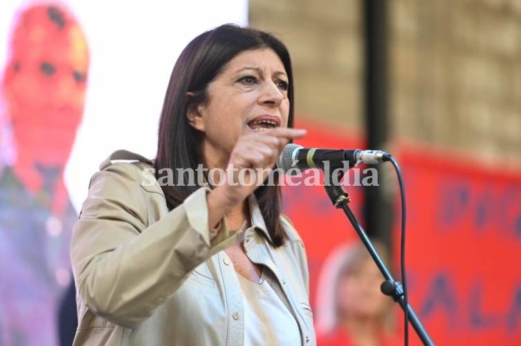 La precandidata a diputada provincial de la lista Adelante (Unidos para cambiar Santa Fe), Clara García.
