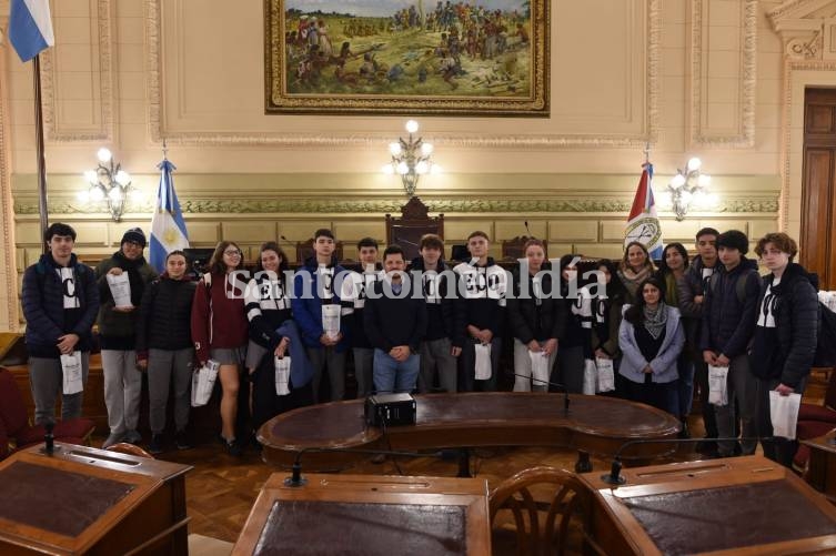 Marcos Castelló recibió a alumnos de la escuela Dante Alighieri en la Legislatura