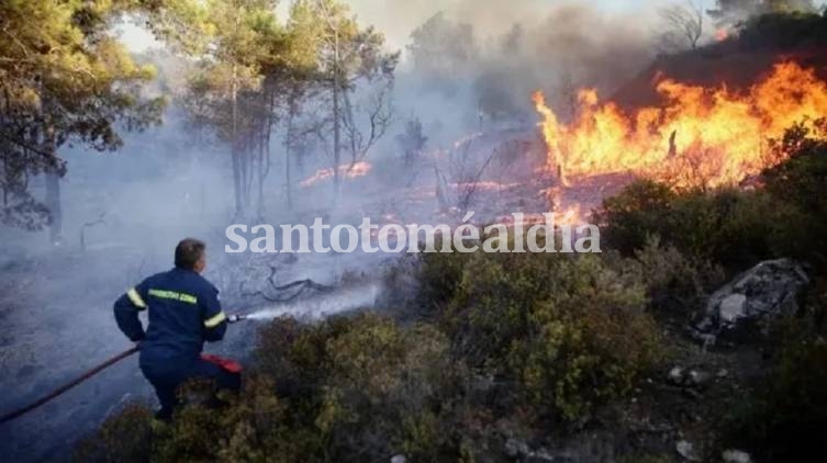 Grecia: la mayoría de los incendios están bajo control y se espera una disminución de la temperatura