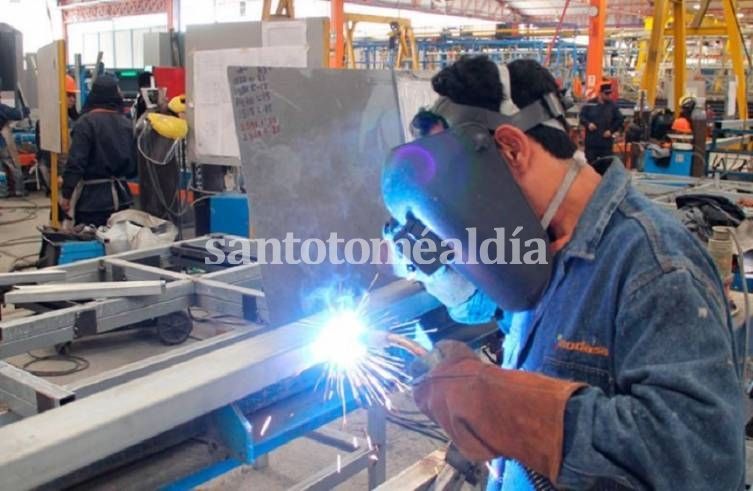 La actividad industrial en Argentina experimentó una disminución en junio.