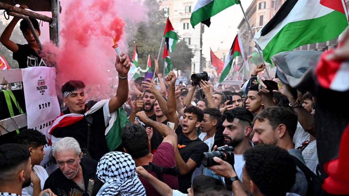 Miles de personas se manifestaron este viernes en Irak, Egipto, Líbano, Jordania, Irán y otros países de Medio Oriente en apoyo a los palestinos de la Franja de Gaza. (Foto: AFP)