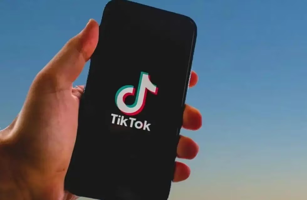 TikTok suprimió más de 500.000 videos y transmisiones en vivo del conflicto Israel-Hamas