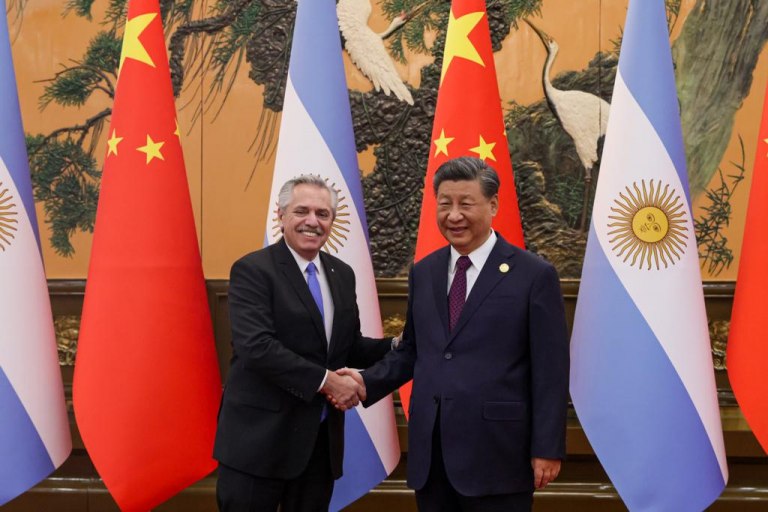Alberto Fernández junto a Xi Jinping.