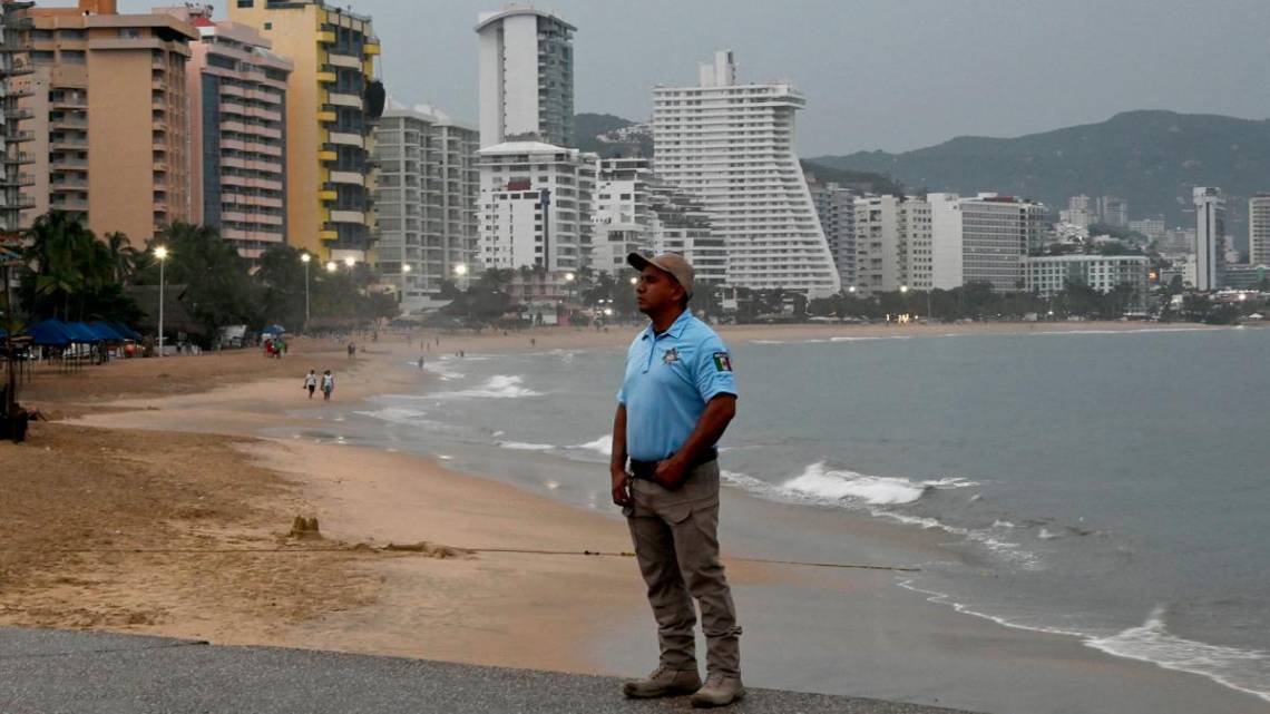 Acapulco está incomunicado por el huracán Otis y se desconoce el número de víctimas