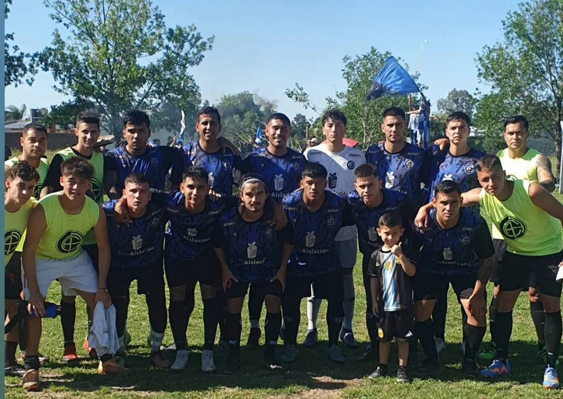 El equipo de Academia AC que derrotó a Belgrano de Coronda. (Foto: @academia.ac)