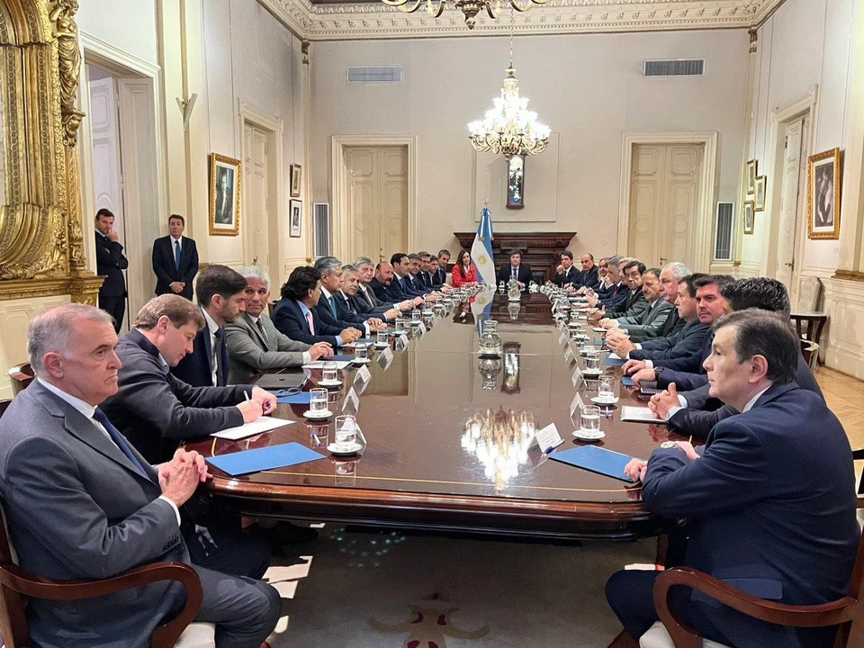 El presidente Javier Milei se reunió hoy en Casa Rosada con los 24 gobernadores del país.