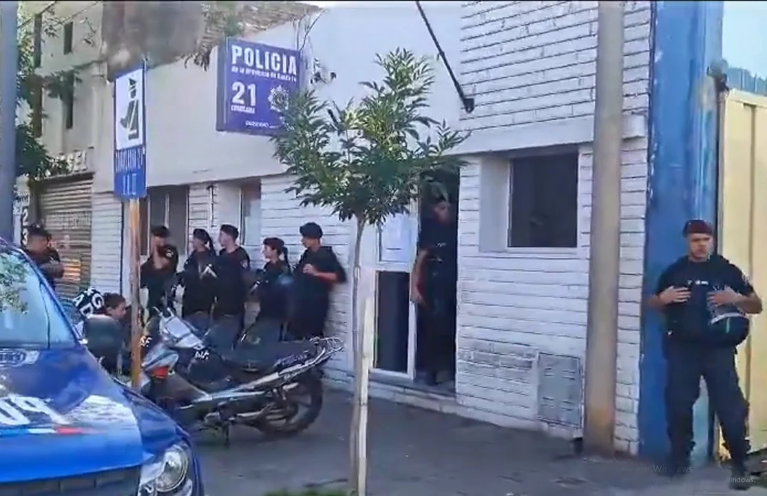 Recapturaron a otros dos de los presos que se escaparon de la comisaría 21ª de Rosario: quedan 11 prófugos