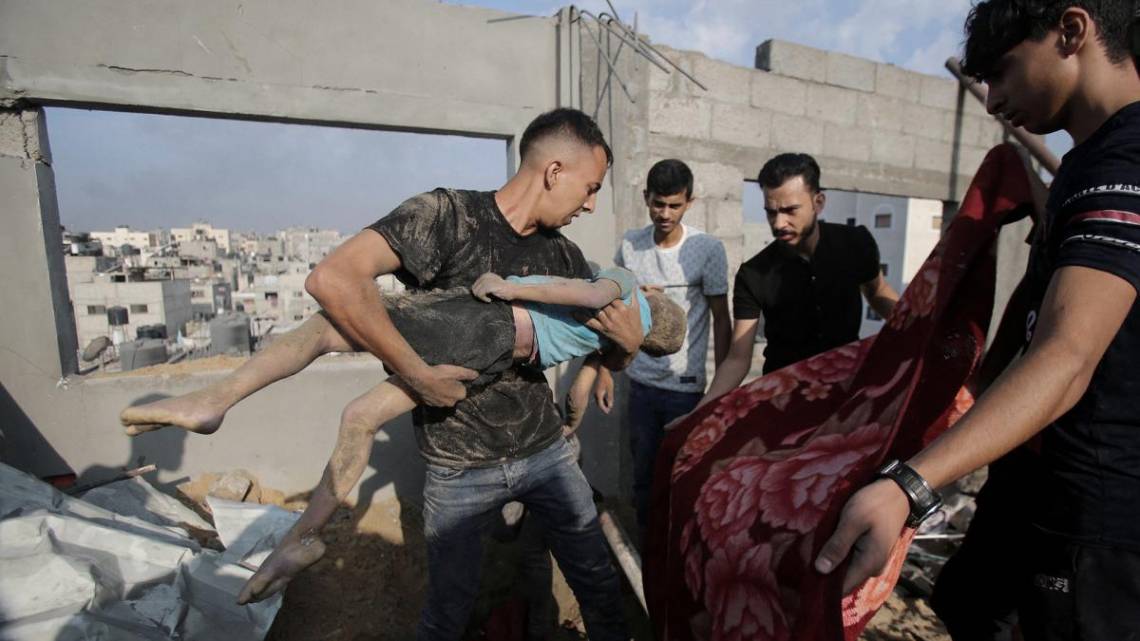 Israel lanzó fuertes bombardeos en el centro y sur de Gaza