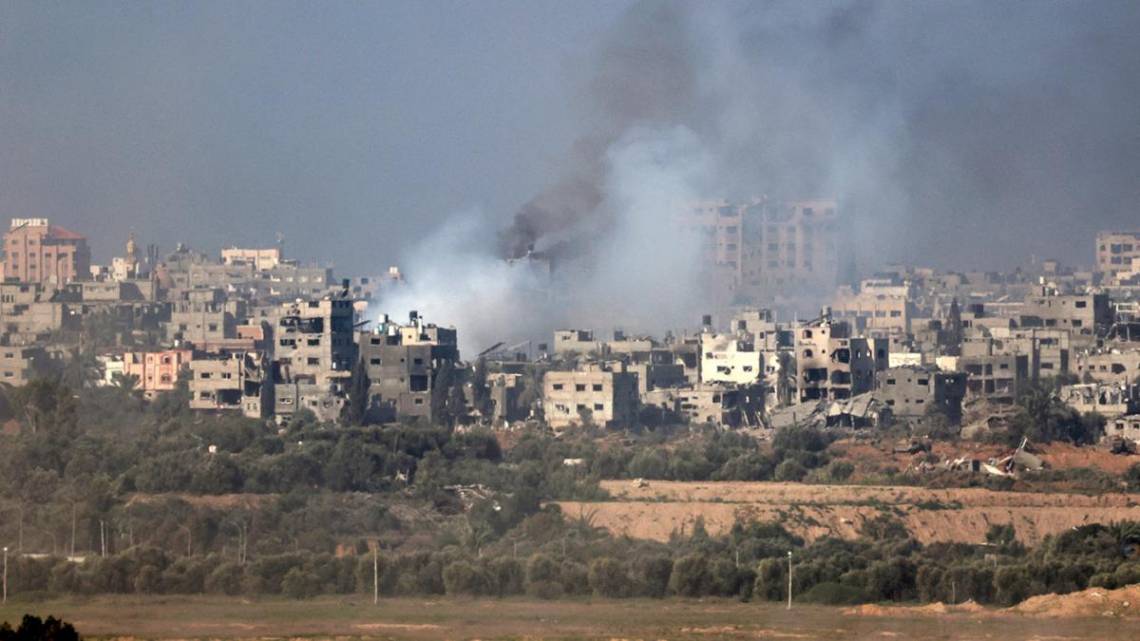 La aviación israelí bombardeó con intensidad este jueves el sur de la Franja de Gaza. (Foto: Télam)