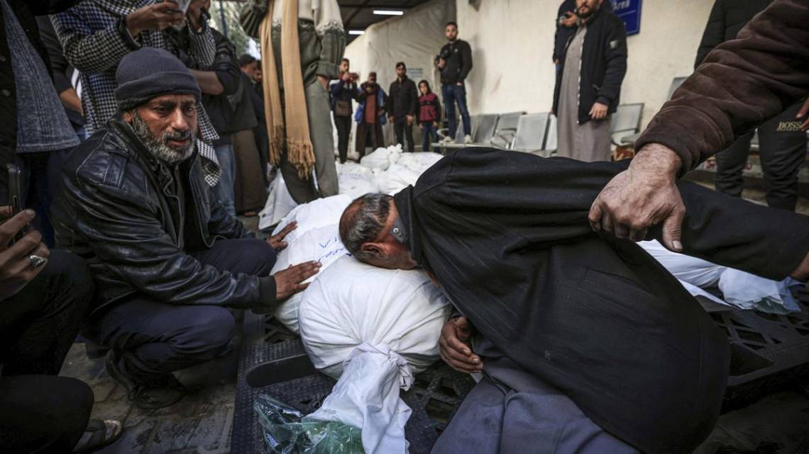 Según el último balance, al menos 24.762 palestinos han muerto en la Franja de Gaza desde el 7 de octubre. (Foto: AFP)