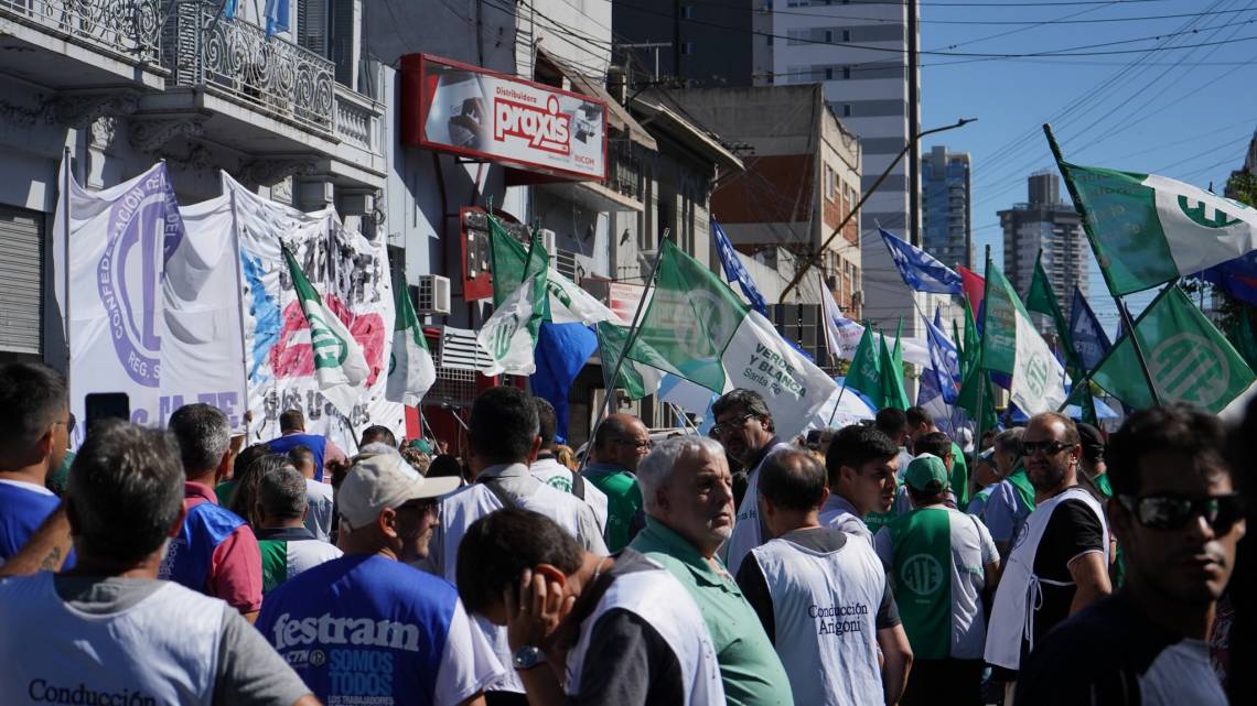 Los sindicatos estatales se manifestaron frente al Ministerio de Trabajo. (Foto: Prensa AMSAFE)