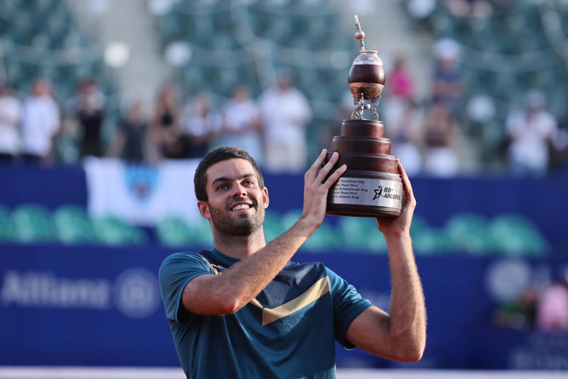 Facundo Díaz Acosta completó una semana fantástica con el título de campeón del Argentina Open.