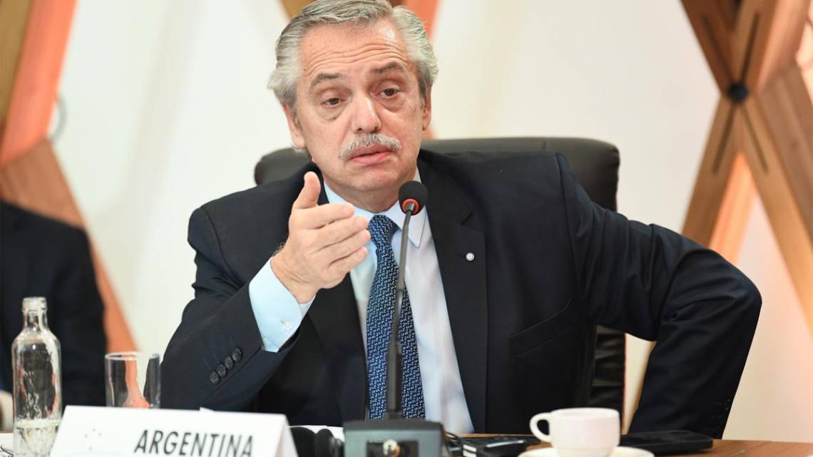 El expresidente Alberto Fernández fue imputado este jueves en la causa en la que se investigan supuestas irregularidades en contratación de un 