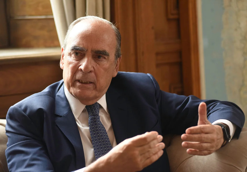 Francos dijo que las denuncias de corrupción son una 