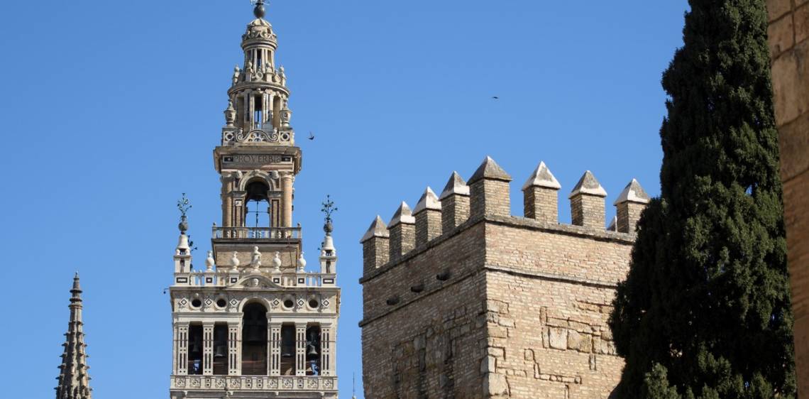 El temporal no da tregua en Sevilla y provocó daños a la histórica Giralda