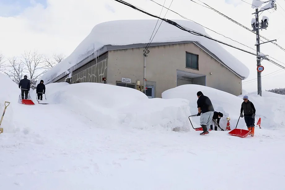 Al menos 46 muertos por fuertes nevadas en Japón