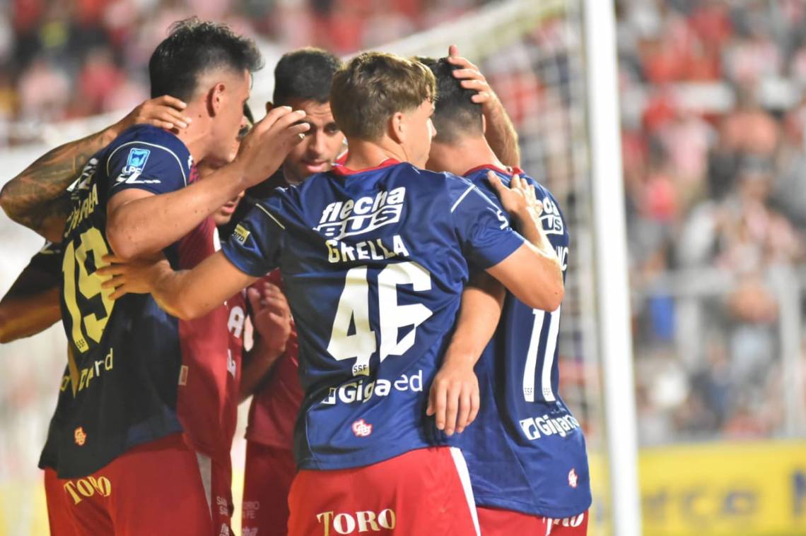 A todo o nada, Unión quiere dar el golpe en Mendoza por los octavos de final