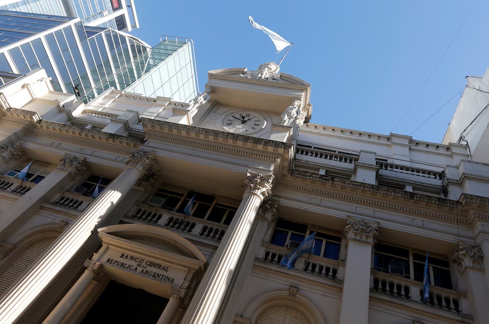 El Banco Central informó que ya cumplió la meta anual de compra de divisas